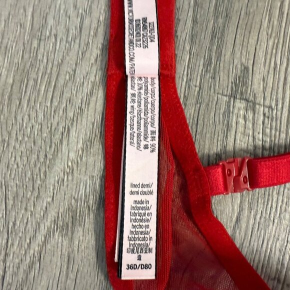 Victorias Secret Red Lace Bra Lined Demi Size 36D Floral Design Adjustable Strap - Picture 8 of 15